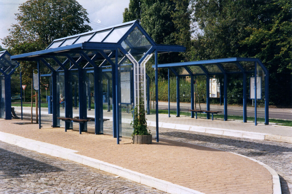 Wartehalle A doppelzeilig mit Giebeldach