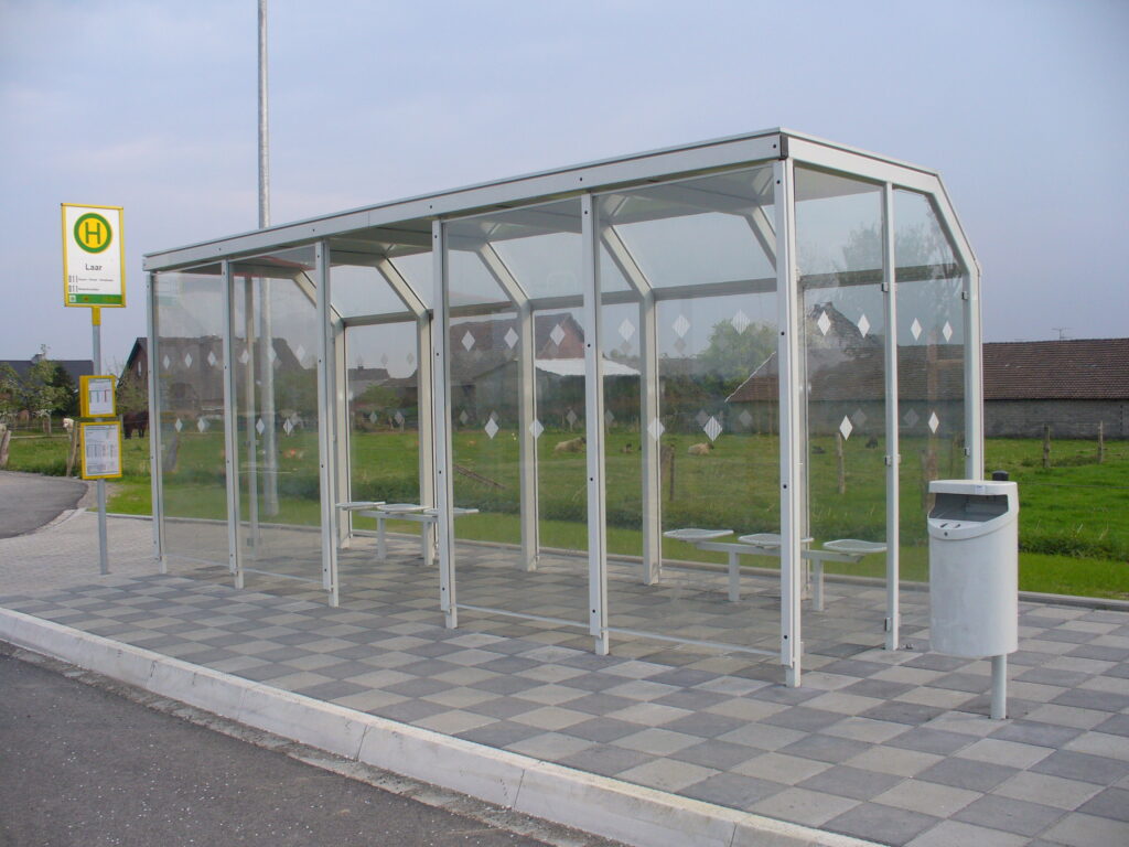 Wartehalle System A mit Polycarbonatscheiben