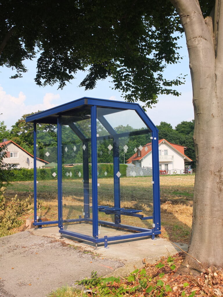 Mobile Wartehalle System A mit vorderer Windschutzwand