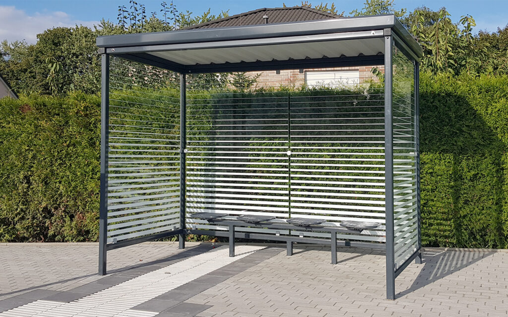 Wartehalle System B 2-feldrig mit Dekor Raster 22