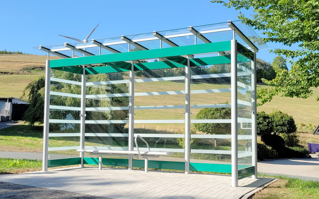 Wartehalle BASIC mit Pultdach und Sitzbank mit Aufstehbügel