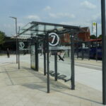 Wartehalle System F mit Werbevitrine am ZOB Detmold