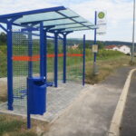 Wartehalle System F mit RMV Scheibendekor