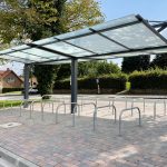 Doppelzeiliger Fahrradunterstand System O mit 18 Anlehnbügeln