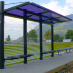 Wartehalle System O mit getönten Dachscheiben