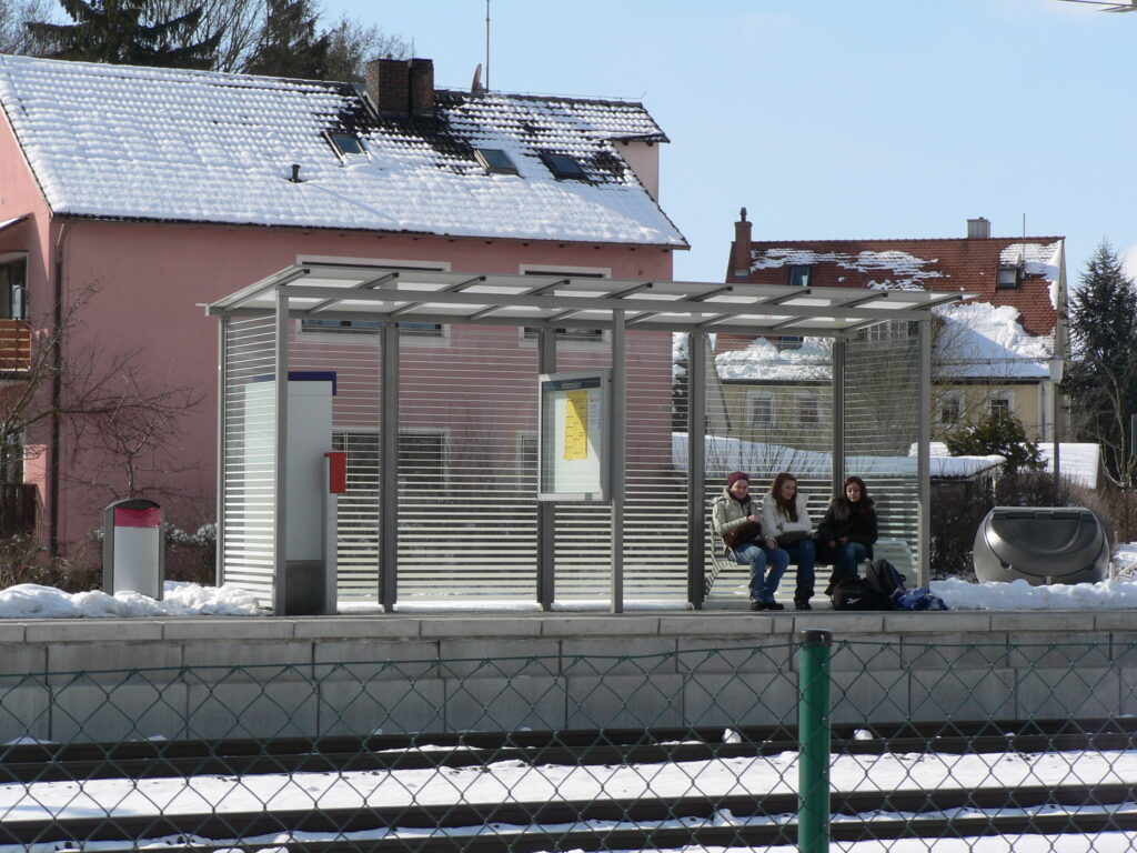 Wartehalle System Raster 22 in Triesdorf