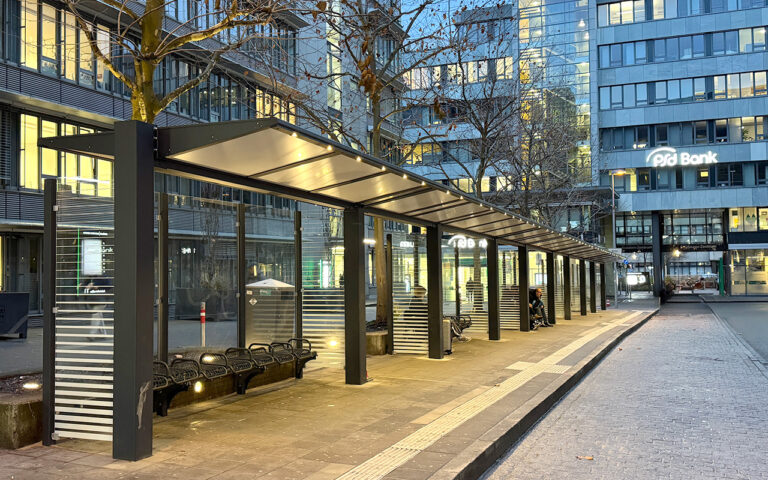 3-teilige Mittelwände mit Verglasung in Einscheibensicherheitsglas ohne Scheibendekor