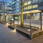 Einhängesitzbank mit einer Sitzfläche bestehend aus 3 Stück Einzel-Drahtgittersitzschalen