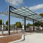 ZOB Eutin mit Überdachung System O und ARCUS FGI Stelen