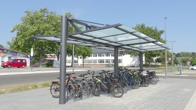 Fahrradüberdachung System O doppelzeilig am ZOB Wehdem