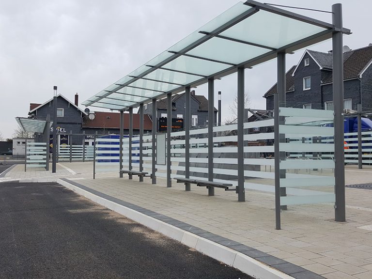 Wartehalle System O einzeilig mit Sitzbank Typ L