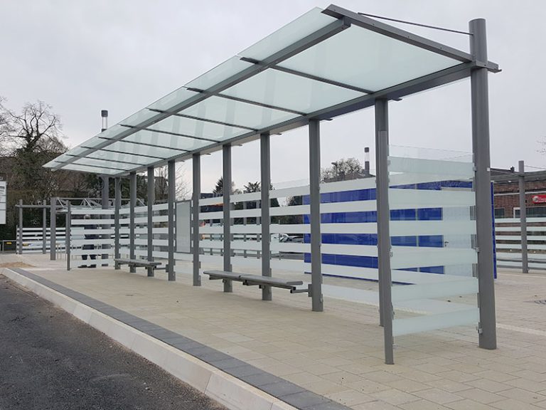 Wartehalle System O einzeilig mit Sitzbank Typ L